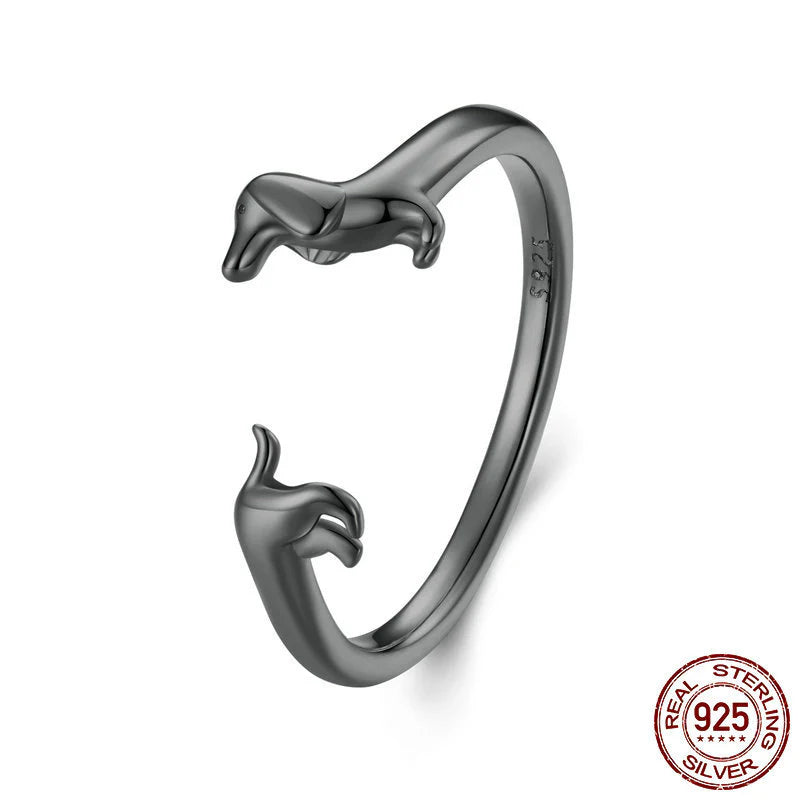 Anillo ajustable en forma de perro salchicha en plata 925